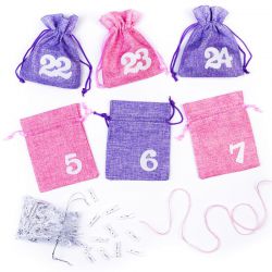 Adventskalender Jutesäckchen, Größe 12 x 15 cm, rosa und violett + weiße Zahlen Weihnachtsbeutel