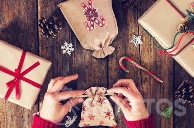 Stoffbeutel sind die perfekte Antwort auf die Frage, wie man ein Weihnachtsgeschenk schön verpackt