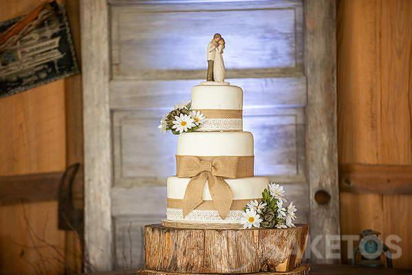 Die perfekte Torte für eine rustikale Hochzeit