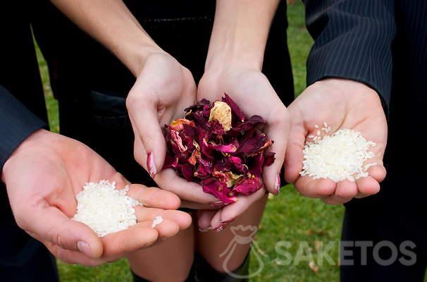 Wie verpackt man Reis für eine Hochzeit?