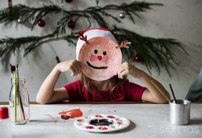Die weihnachtliche Dekoration Ihres Zuhauses ist eine Gelegenheit, Spaß mit Ihrem Kind zu haben!