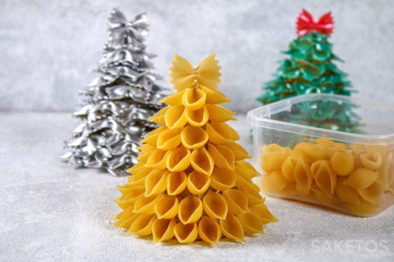 Weihnachtsbaum aus Nudeln – eine tolle DIY-Kreativspielidee für Kinder