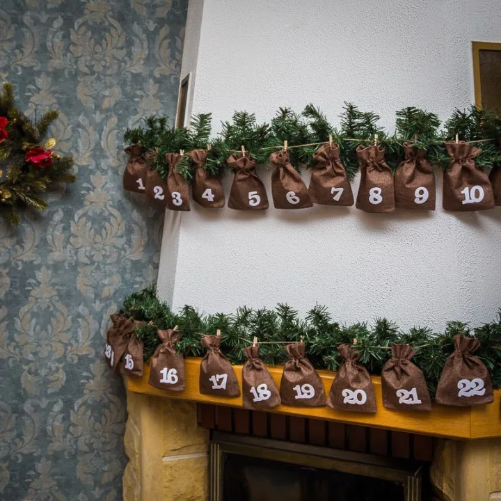 Adventskalender Jutesäckchen 13 x 18 cm – naturdunkel + weiße Zahlen Alle Produkte
