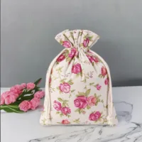 Säckchen à la Leinen mit Druck 13 x 18 cm - naturfarbe / Rosen Valentinstag