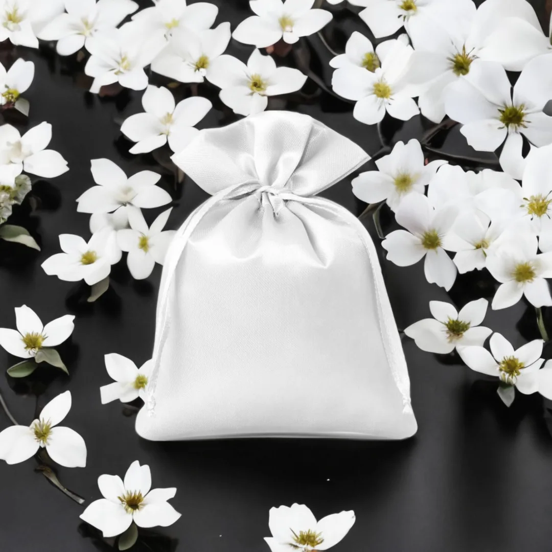 Satinsäckchen 10 x 13 cm - weiß Frauentag