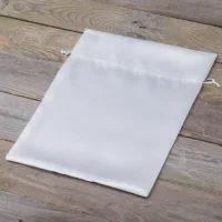 Satinsäckchen 26 x 35 cm - weiß Kleidung und Unterwäsche