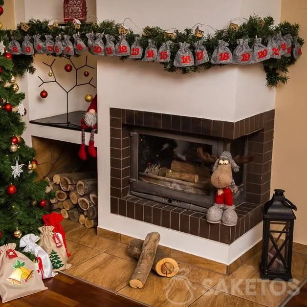 Adventskalender aus grauen Jutesäckchen - Weihnachtsgirlande