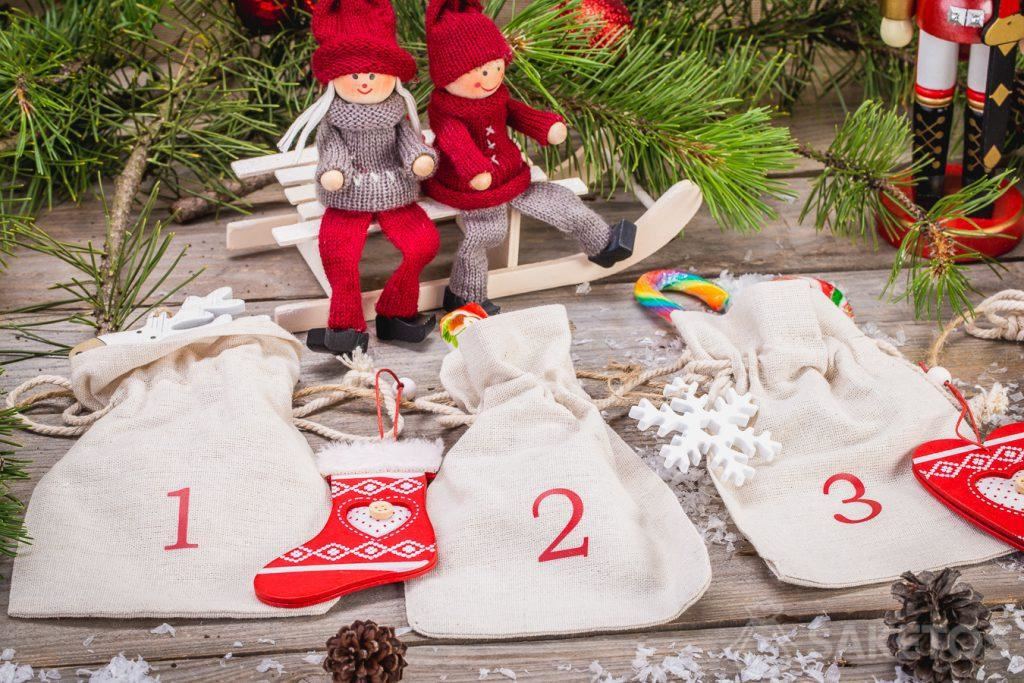 7.Leinenbeutel erlauben die Herstellung eines traditionellen Adventskalenders im rustikalen Stil