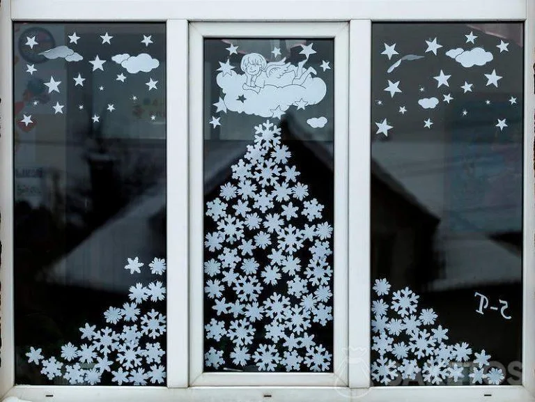 Winterliche Fensterdekoration