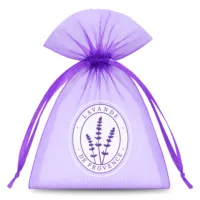 Set aus violetten Organzabeuteln ideal für Lavendel und Schrankduft
